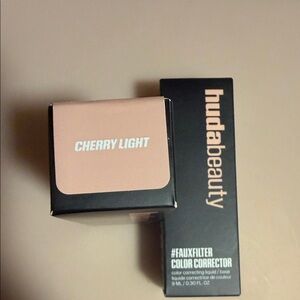 HUDA BEAUTY Color Corrector - Cherry Light